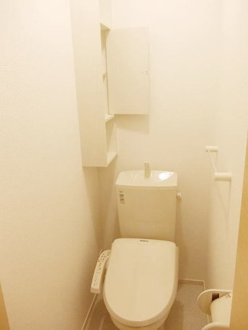 スペリアージュのトイレ|清潔感のあるトイレです