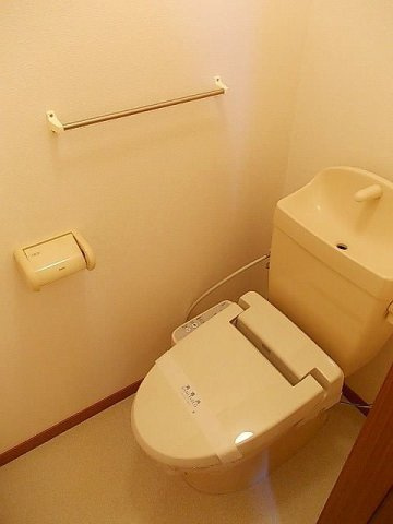 シエルーⅠのトイレ|ゆったりとした空間のトイレです