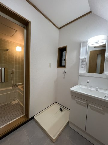 醍醐店舗付住居の独立洗面台