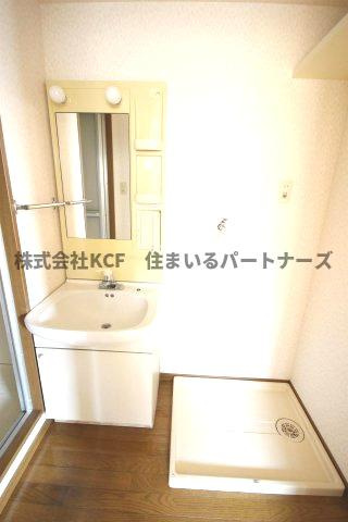 メディアハウスキャビンの洗面所|ゆったりとスペースのある洗面所