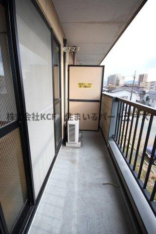 メディアハウスキャビンのバルコニー|開放的で明るい空間を演出してくれるバルコニーです