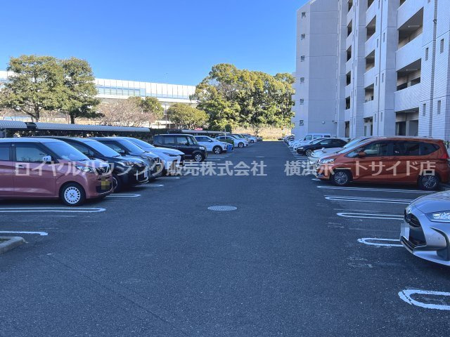 【駐車場】
