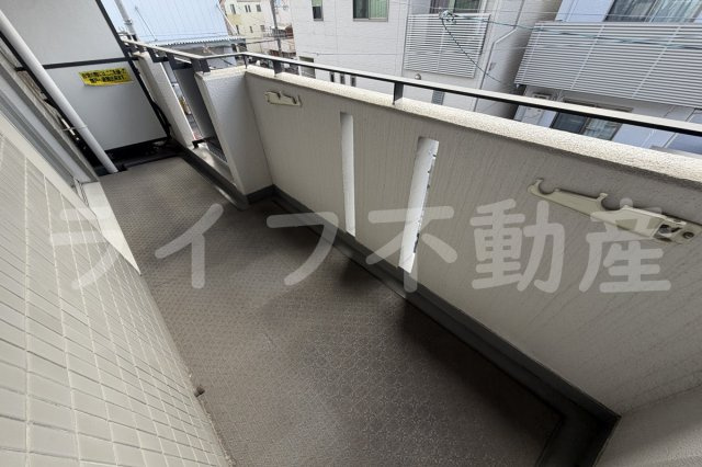 ウェルシーハイム川本のバルコニー|開放的で明るい空間を演出してくれるバルコニーです