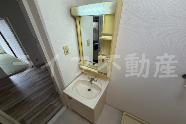 ウェルシーハイム川本の独立洗面台|独立洗面台、朝の身支度には欠かせません