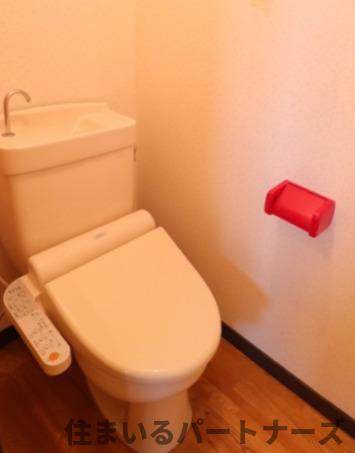 西田ハイツのトイレ|ゆったりとした空間のトイレです