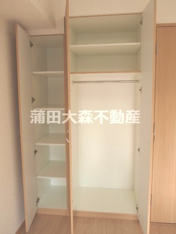 ルーブル羽田萩中の収納|棚収納とクローゼット