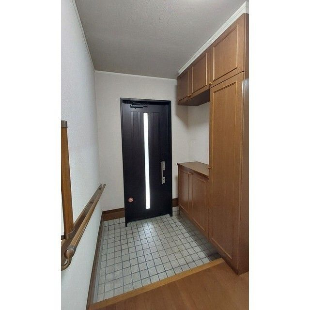 寝屋川市寿町戸建の玄関