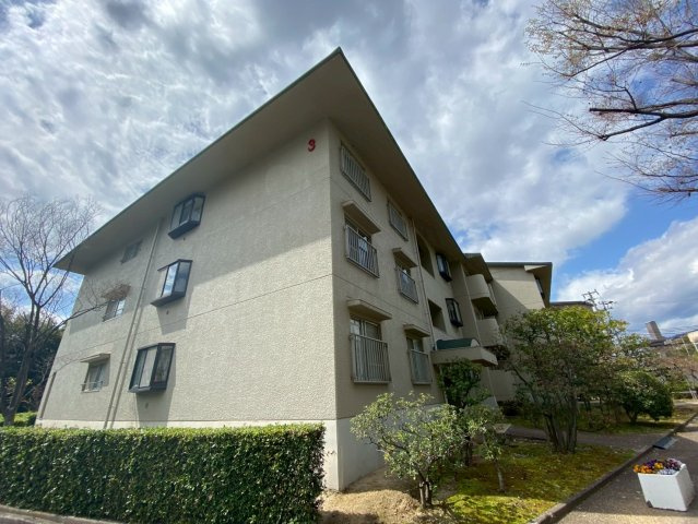 芦屋市緑町の賃貸マンションの外観
