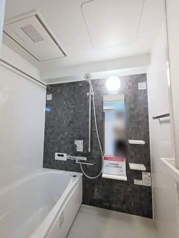 アステージ大手町の浴室|人気の換気乾燥暖房機付き。大きなバスルームなので足を伸ばしてゆっくり湯船につかることができます