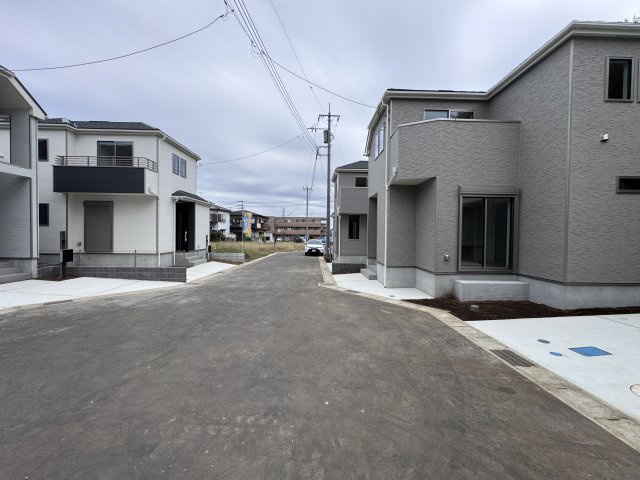 柏市藤心１丁目新築戸建の前面道路含む現地写真|西側前面道路・幅員約5.5ｍ