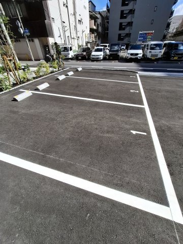 MAXIV尼崎の駐車場