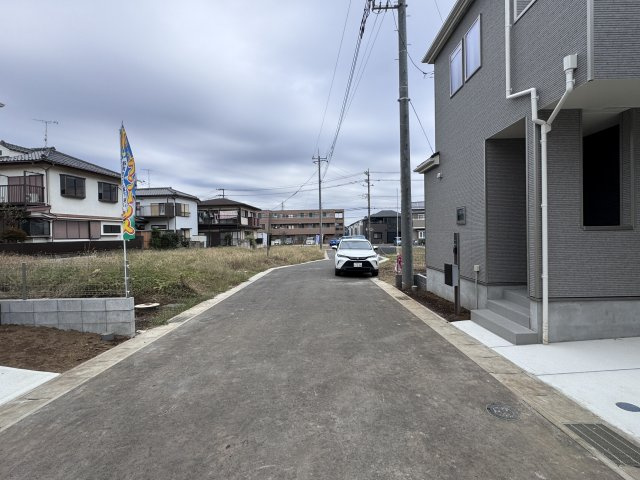柏市藤心１丁目新築戸建の前面道路含む現地写真|西側前面道路・幅員約5.5ｍ