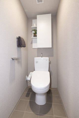 スカイグランデ津田沼のトイレ|落ち着いた色調のトイレです