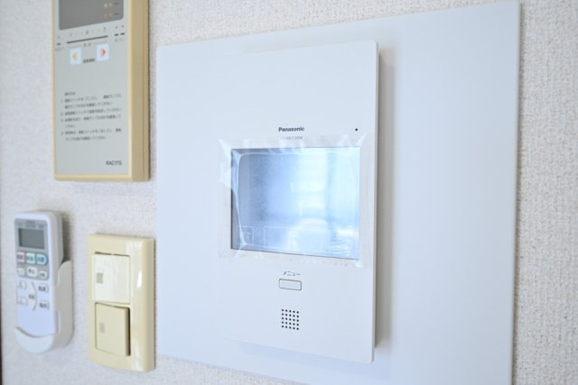 ロイヤルアメニティー新宿のセキュリティ|モニター付オートロック