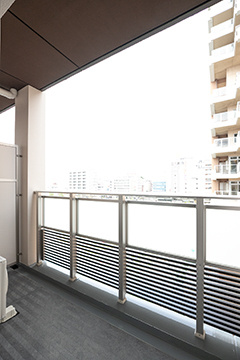 グロリアコート市川のバルコニー|バルコニー付きです