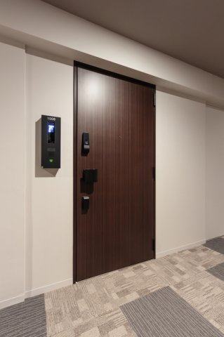 パークアクシス横浜伊勢佐木町通りの玄関|収納もある玄関です