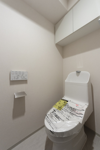 パークアクシス横浜伊勢佐木町通りのトイレ|落ち着いた色調のトイレです