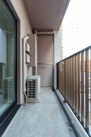 パークアクシス横浜伊勢佐木町通りのバルコニー|外からの目が気にならないバルコニーで洗濯物が干せます
