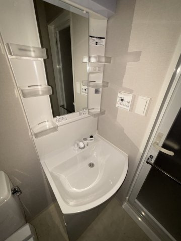 GENOVIA南千住Ⅸskygardenの洗面所|コンパクトで使いやすい洗面所