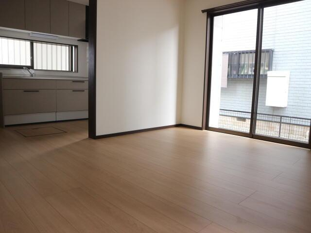 宇都宮市越戸２丁目　4LDK　中古住宅の居間・リビング