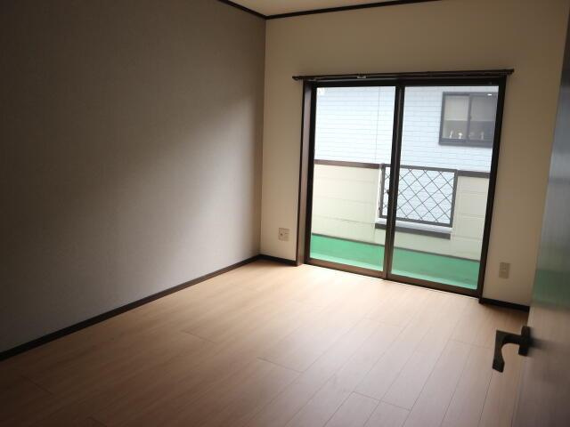 宇都宮市越戸２丁目　4LDK　中古住宅の洋室