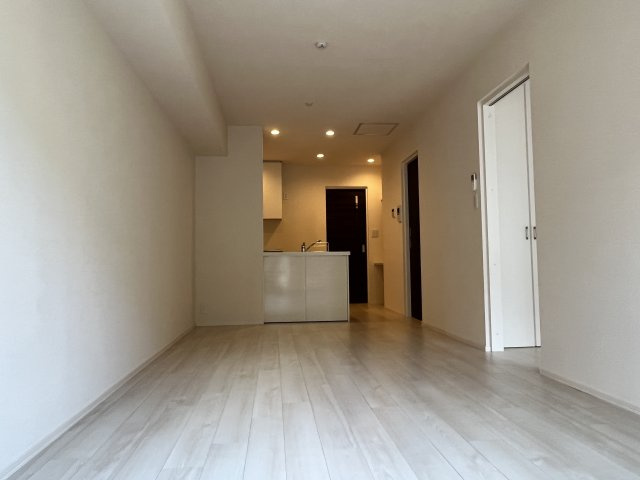 メープルコートの居間・リビング|同建物別室参考写真
