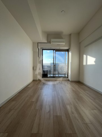 プレサンスOSAKA DOMECITY ワンダーの居間・リビング|プレサンスOSAKA DOMECITY ワンダー　洋室