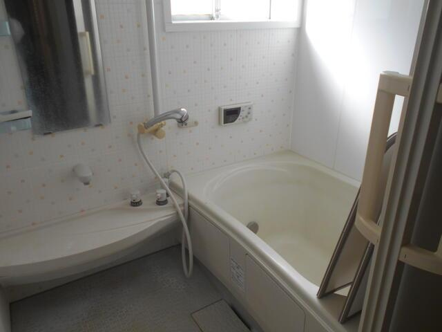 宇都宮市一条１丁目　５LDK　中古住宅の浴室