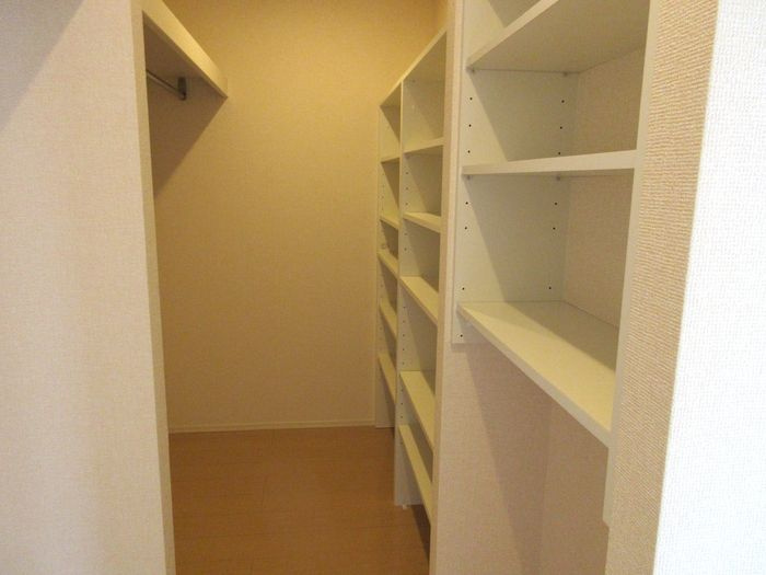 レジデンス・ラフィネ弐番館の収納