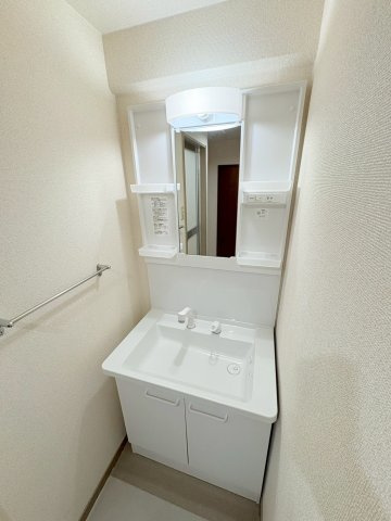 シャトー永明の洗面所|コンパクトで使いやすい洗面所