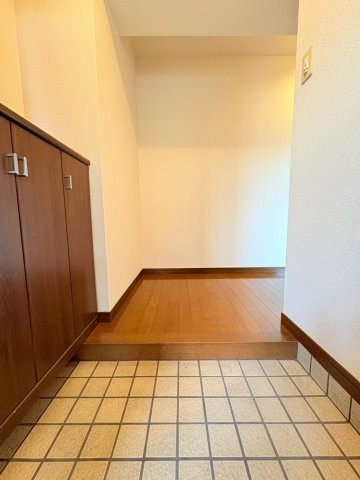 シャトー永明の玄関|収納もある玄関です