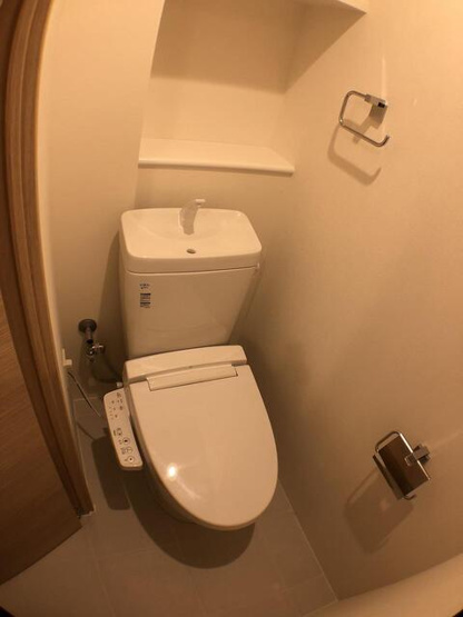 【トイレ】 | ＥＭＢＥＬＬＩＲ中野富士見町 | シンプルで使いやすいトイレです