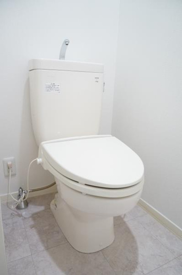 【トイレ】 | リヴェール高円寺 | ゆったりとした空間のトイレです