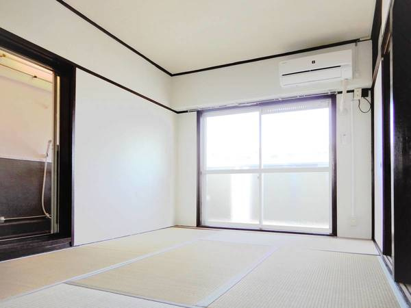 ビレッジハウス城蓮寺9号棟の居間・リビング|ゆったり過ごせる居間です