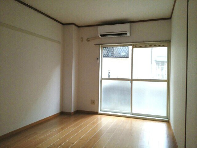 プラドール布施屋Ⅱの内装|きれいな内装です