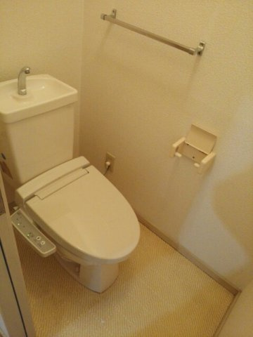 プラドール布施屋Ⅱのトイレ|清潔感のあるトイレです