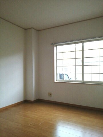 プラドール布施屋Ⅱの内装|内装は落ち着いています