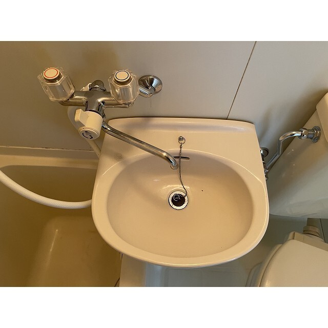 ダイホープラザ鶴見の洗面所|ゆったりとスペースのある洗面所