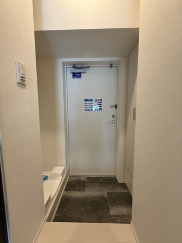 新品家具付きマンション台東2(KaGood東京)の玄関|きれいな玄関です