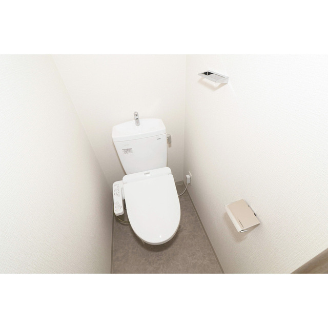 プランドール北浜のトイレ|ゆったりとした空間のトイレです
