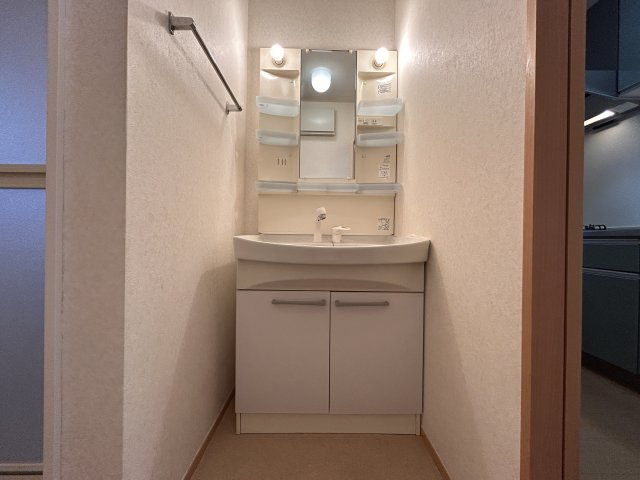 ルミエールⅡの洗面所|忙しい朝には欠かせない洗面所です