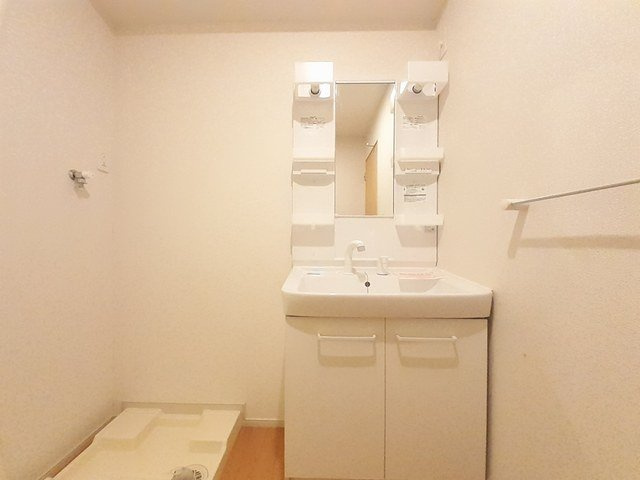 ル・ボナールの洗面所|コンパクトで使いやすい洗面所