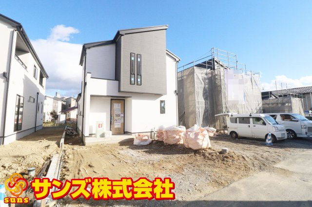 郡山市開成６丁目　　　２号棟　　　開成小学校、郡山第１中学区の外観|北西側から見た駐車場を含む外観♪