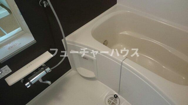 メゾンミニョンＭⅠの浴室|落ち着いた空間のお風呂です
