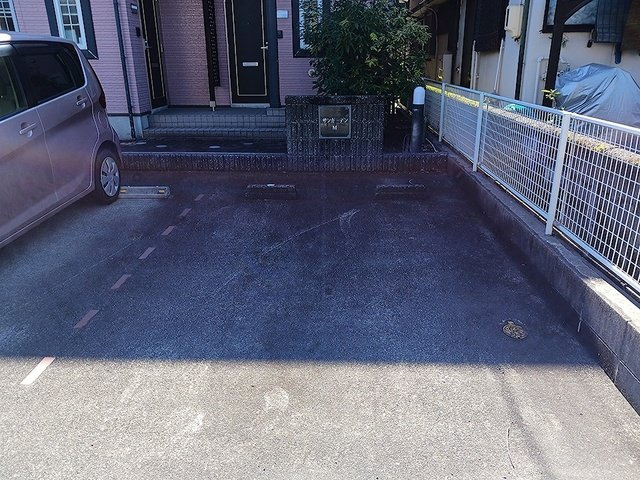 サンガーデンＭの駐車場|駐車場に車を止められます