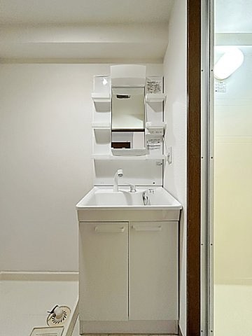 サルム上社の独立洗面台|朝の身支度には欠かせない独立洗面化粧台