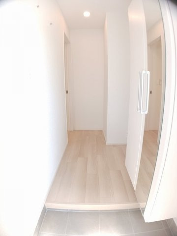 グランターナＢの玄関|きれいな玄関です