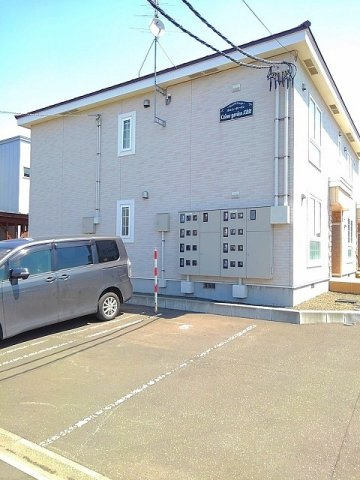 カルム・ガーデン　弐番館の駐車場|駐車場があります