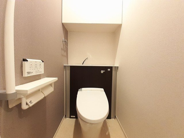 グランデ　ヴィレッジのトイレ|ゆったりとした空間のトイレです