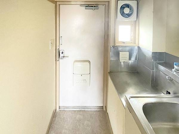ビレッジハウス座間3号棟の玄関|ビレッジハウスの同一物件・同一タイプの間取りの写真です